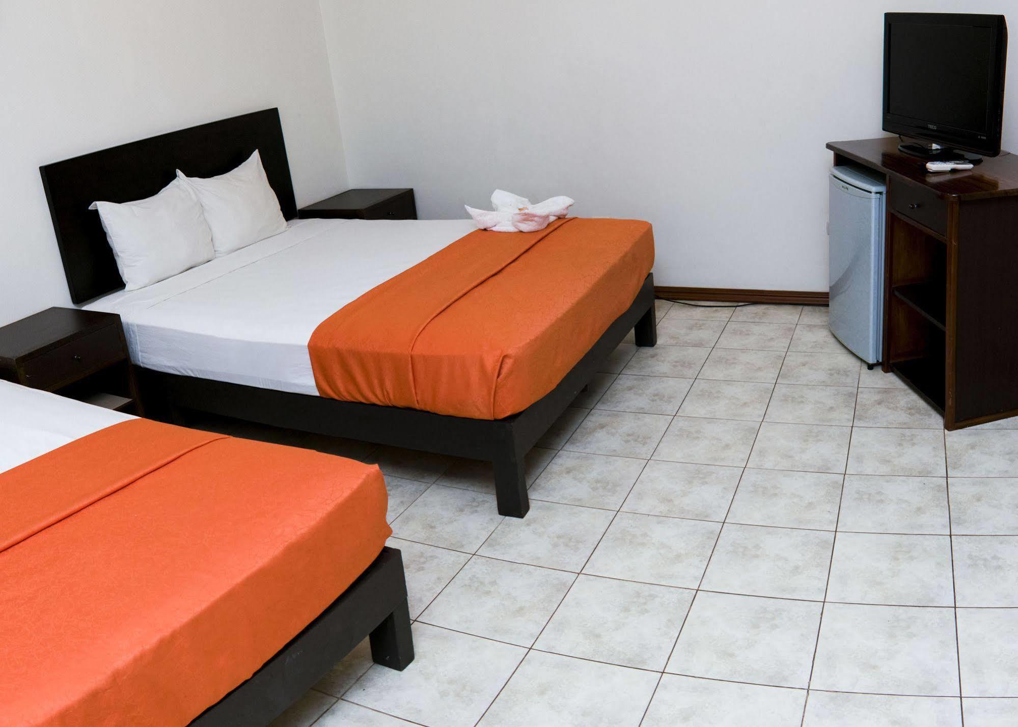 Hotel Puntarenas Beach Bagian luar foto