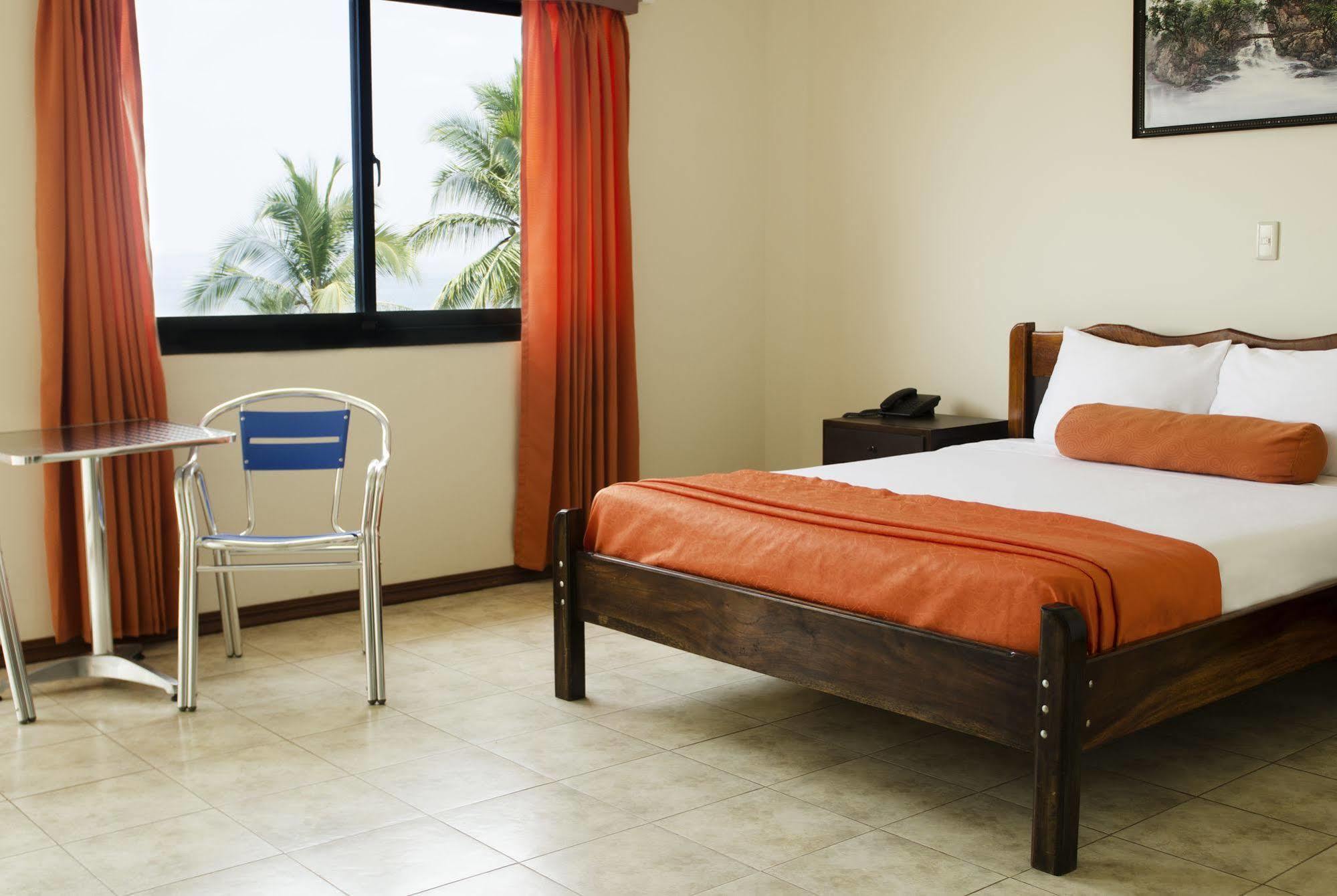 Hotel Puntarenas Beach Bagian luar foto